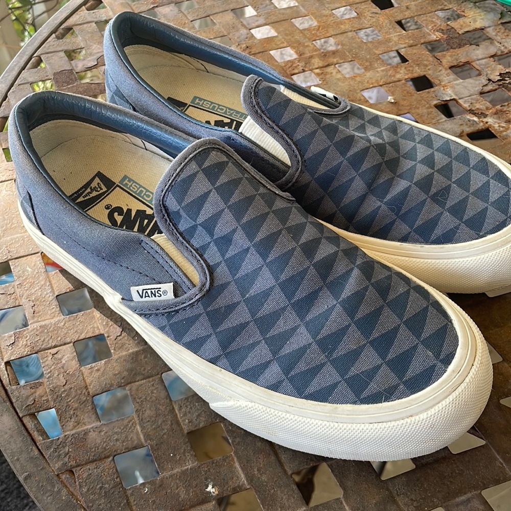 Blue Vans slip-one in good used condition.
Women’s size 8.